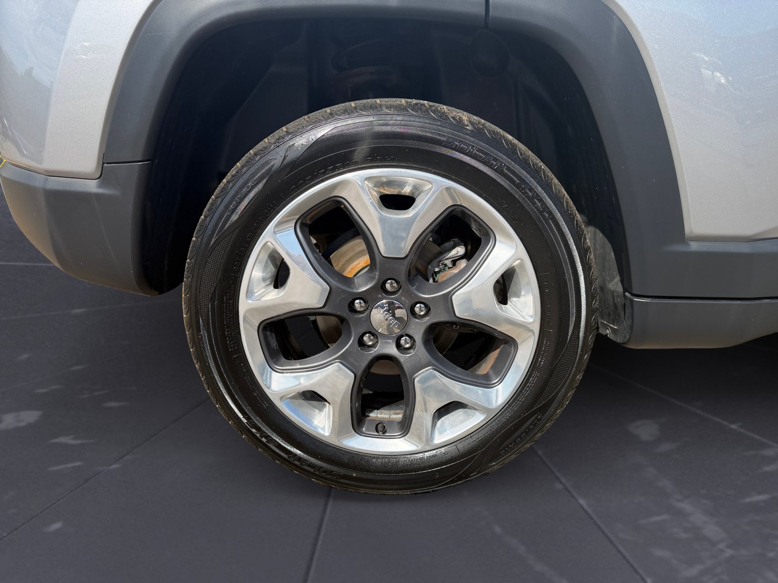 Used 2018 Billet Silver Metallic Clearcoat Jeep Limited image 45