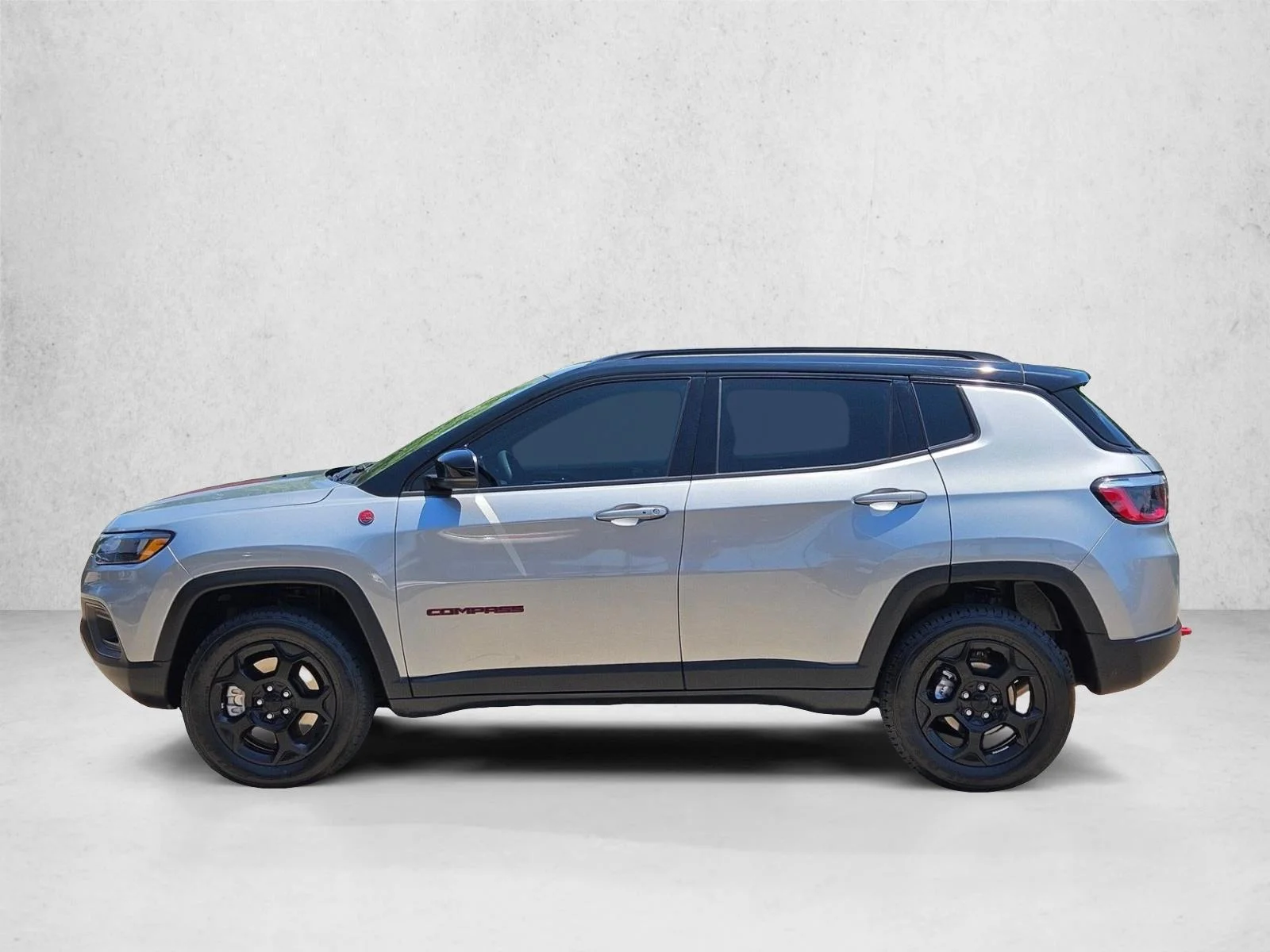Used 2023 Billet Silver Metallic Clearcoat Jeep Trailhawk image 9