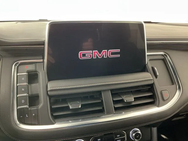 Used 2023  GMC SLT image 14