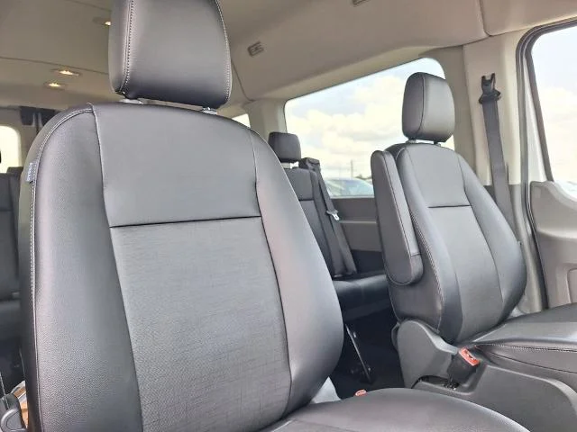 New 2026 Oxford White Ford Passenger Van XL image 34