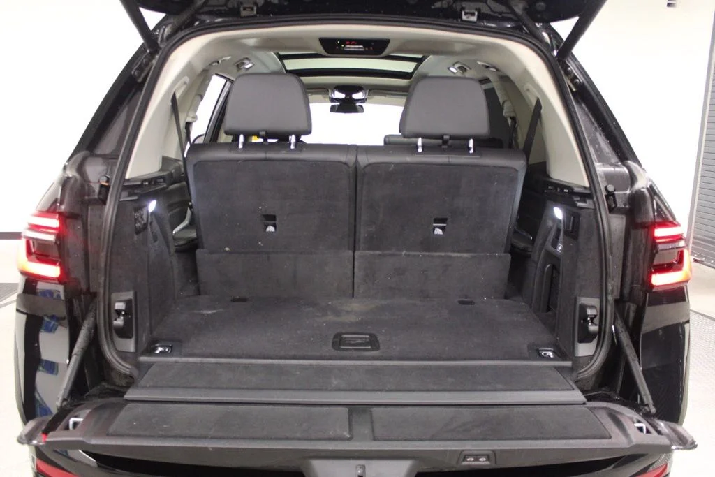 Used 2024 Black BMW xDrive40i image 43