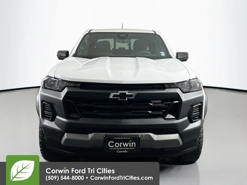 Used 2024 Summit White Chevrolet Trail Boss image 4