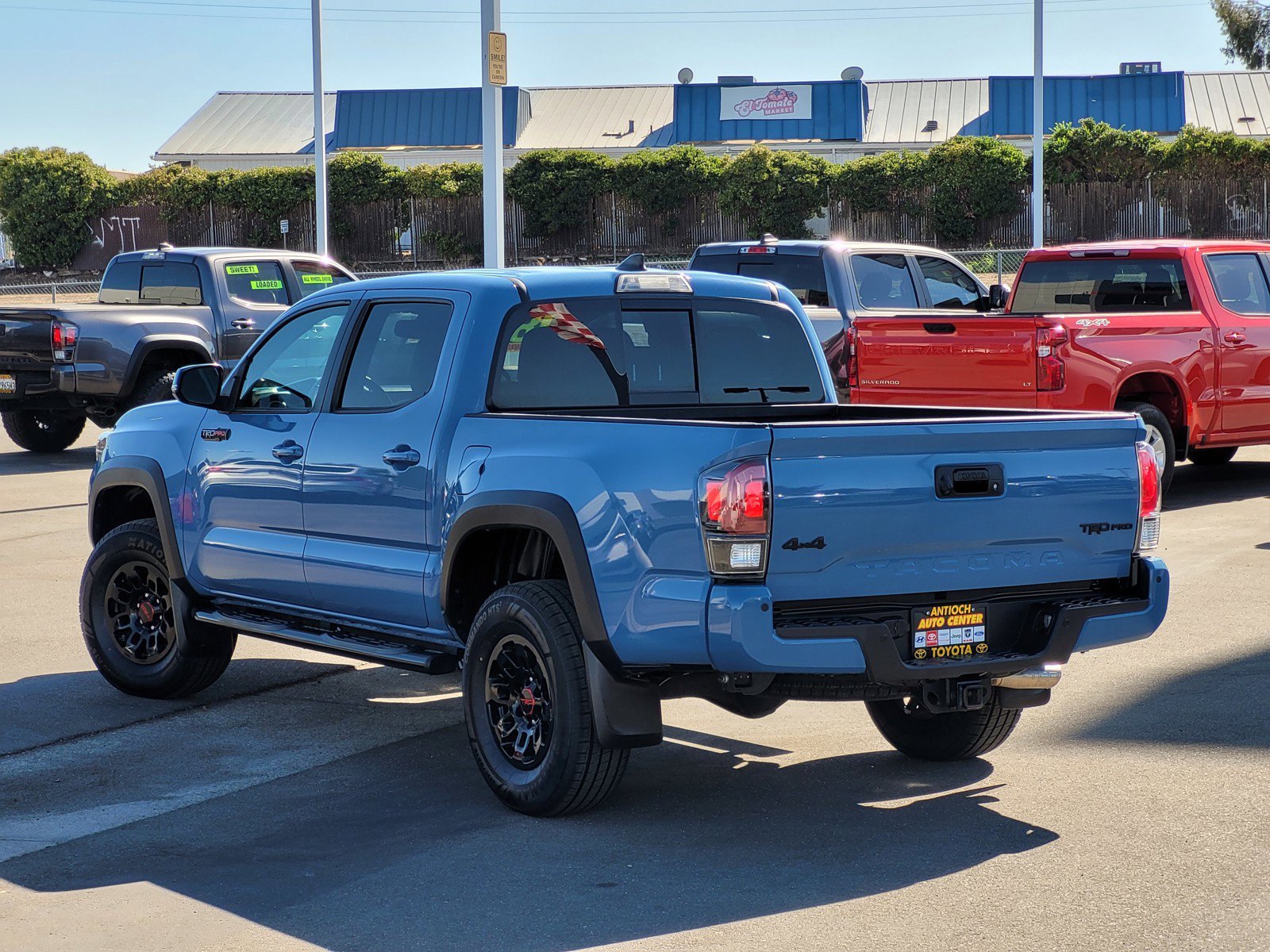 Used 2018  Toyota  image 6