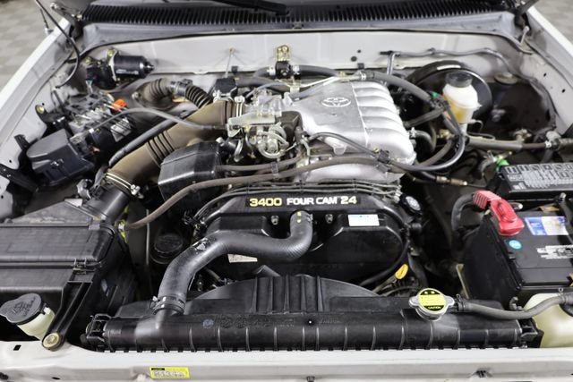 Used 2002 Silver Toyota  image 19