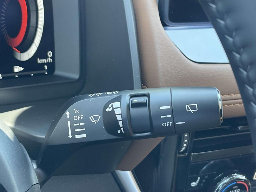 New 2026 Everest White Pearl TriCoat / Super Black Two-tone Nissan Platinum image 25