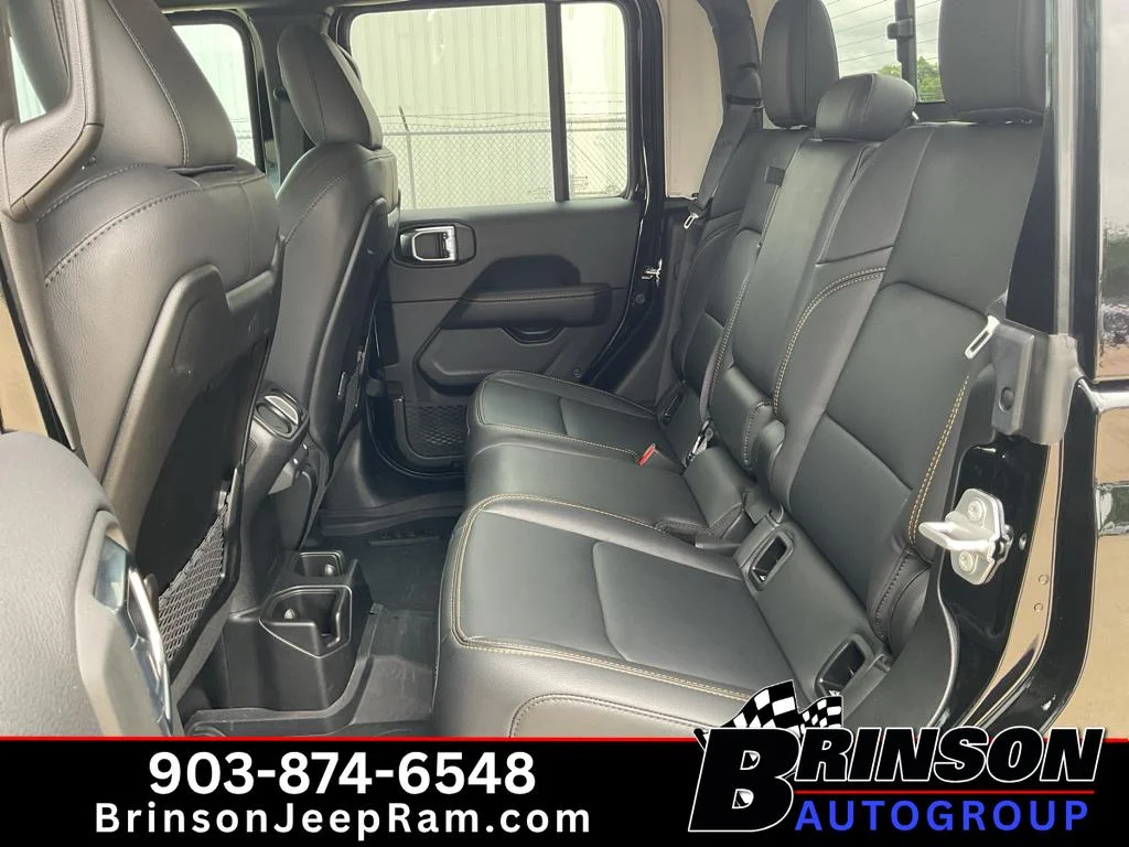 Used 2025 Black Clearcoat Jeep High Tide image 15