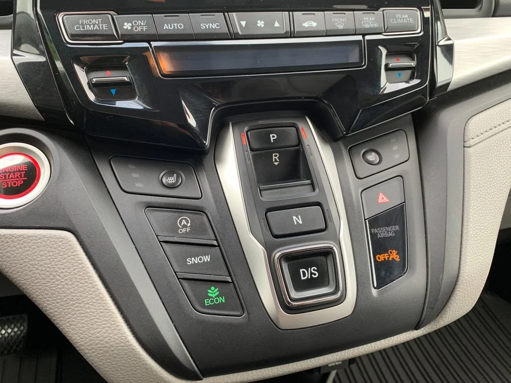 Used 2022 Silver Honda EX-L image 24
