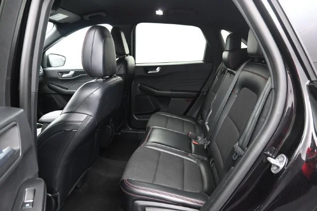 Used 2025 Agate Black Metal Ford ST-Line image 20