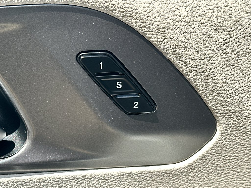 Used 2024 White Chrysler Touring L image 11