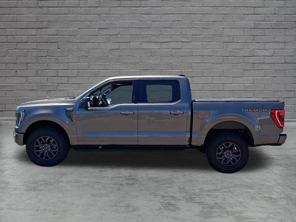 Used 2022  Ford XL image 36