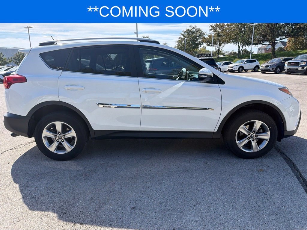 Used 2015 White Toyota XLE image 4