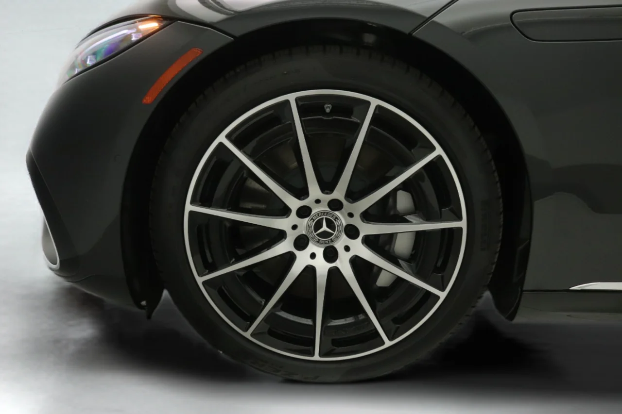 New 2026 Graphite Grey Metallic Mercedes-Benz 450 4MATIC® image 10