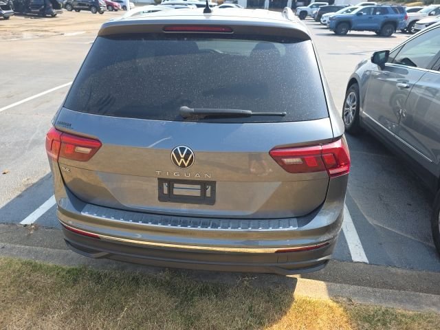 Used 2022  Volkswagen 2.0T SE image 5