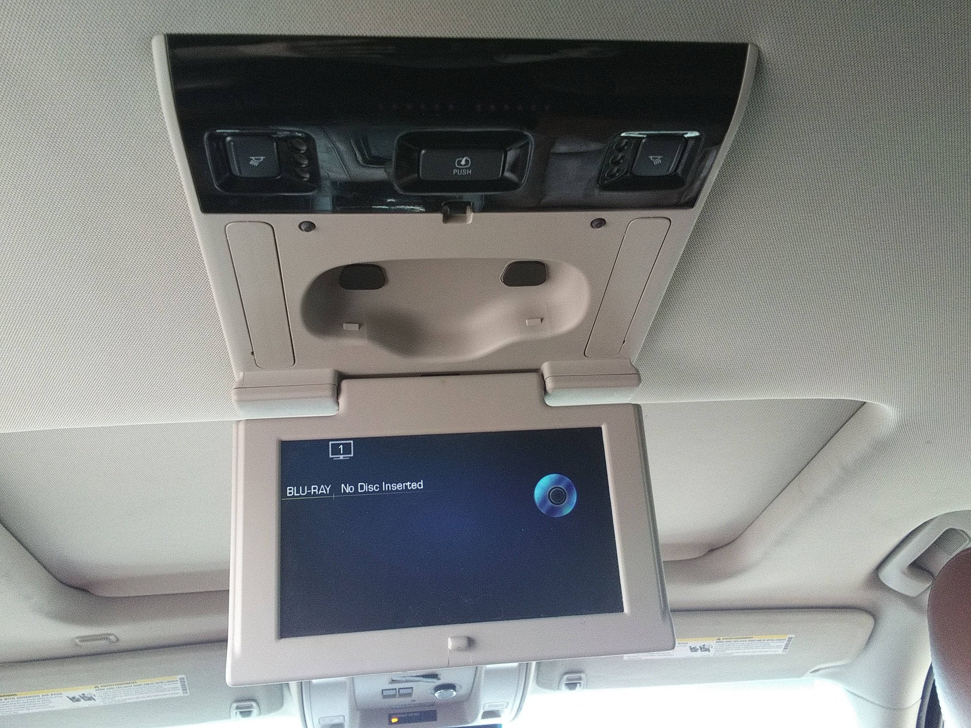 Used 2015 White Cadillac Premium image 16