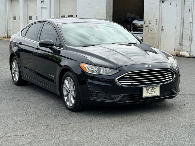 2019 Ford Fusion SE's photo