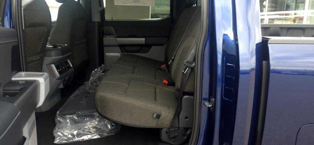 New 2027 Neptune Blue Ford F-350® XLT image 32