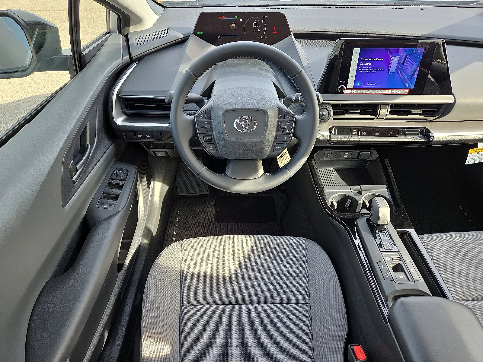 2026 Toyota Prius LE - Photo 8