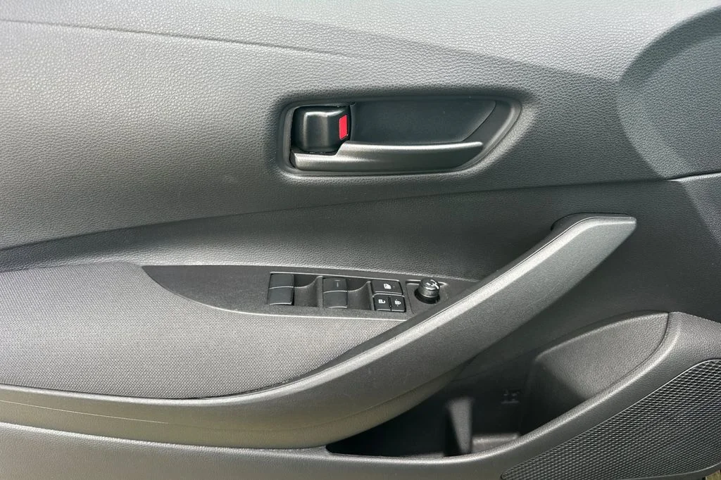 Used 2025 Midnight Black Metallic Toyota LE image 13