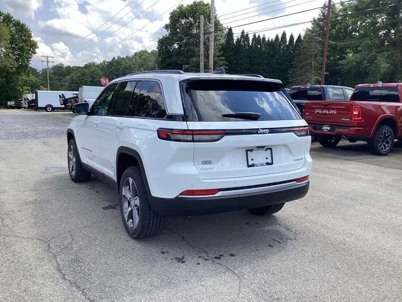 New 2026 Bright White Clear-Coat Exterior Paint Jeep Limited image 5