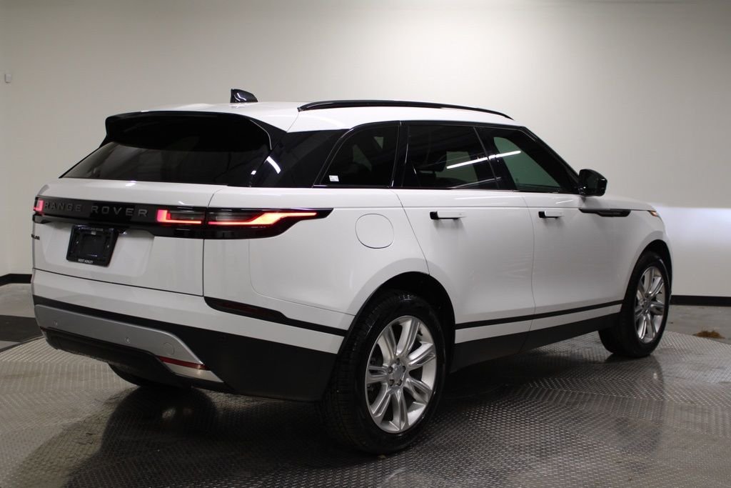 Used 2025 White Land Rover S image 7