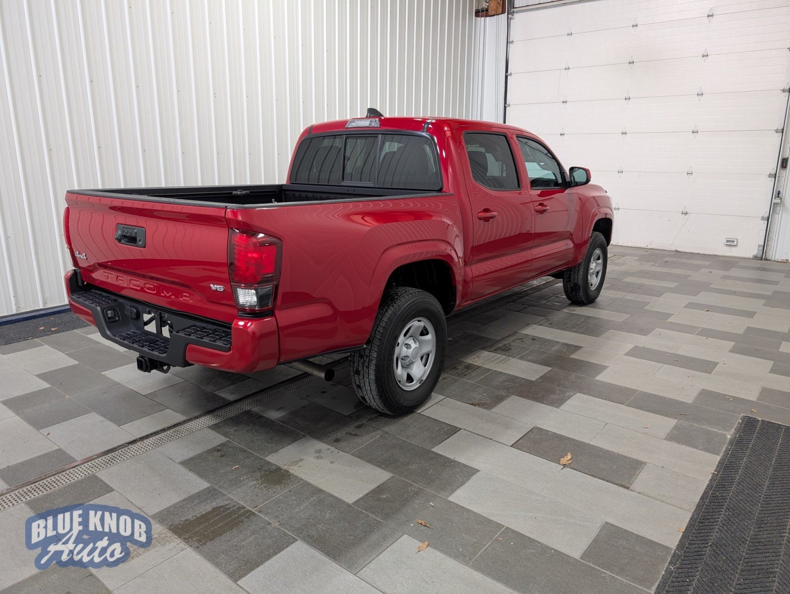 2022 Toyota Tacoma SR photo 4