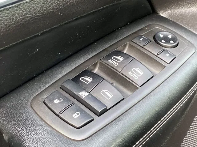 Used 2021 Black Jeep Limited image 30