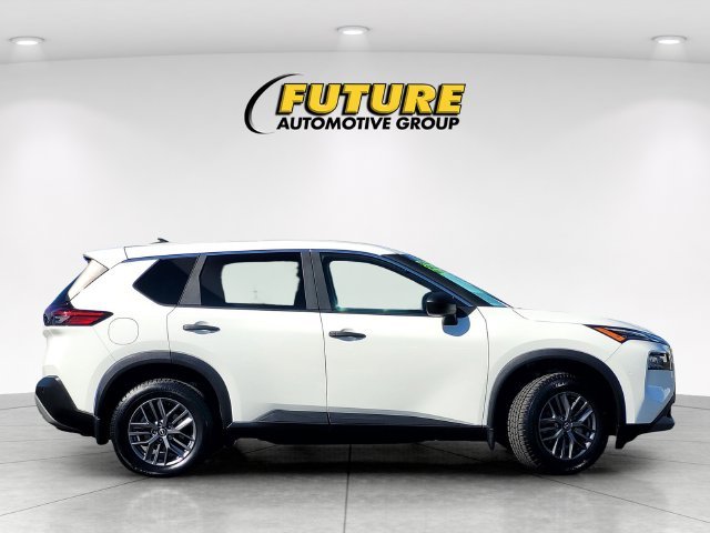 Used 2023 White Nissan S image 3