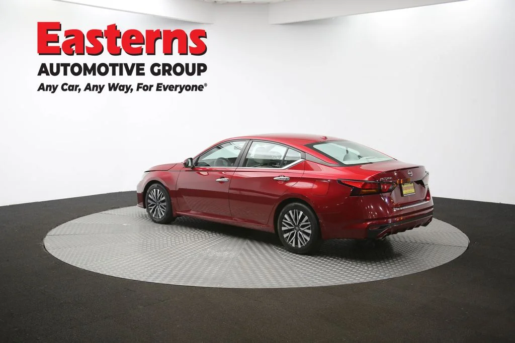 Used 2023 Red Nissan 2.5 SV image 63