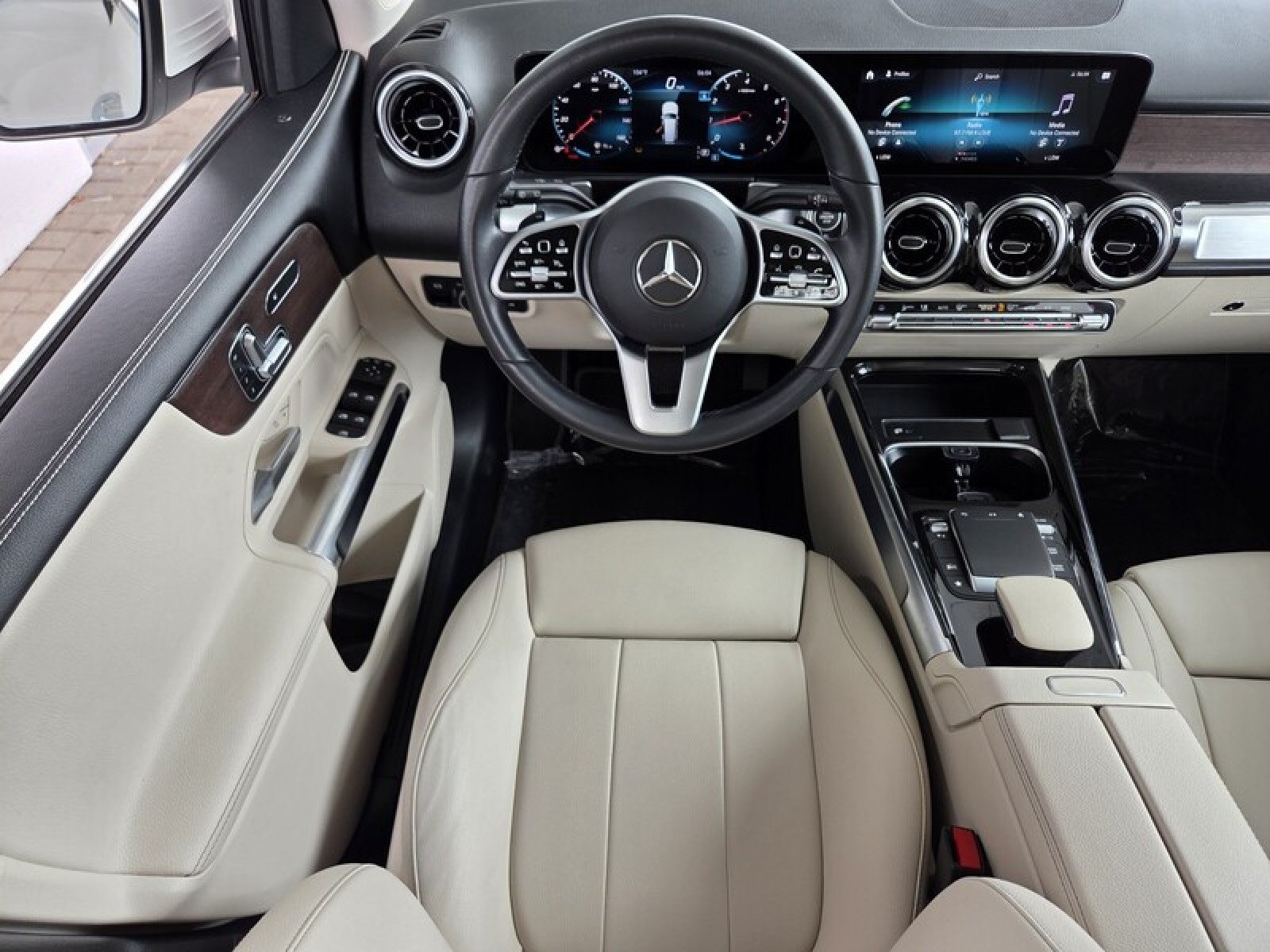 Certified Used 2022 Polar White Mercedes-Benz GLB 250 image 16