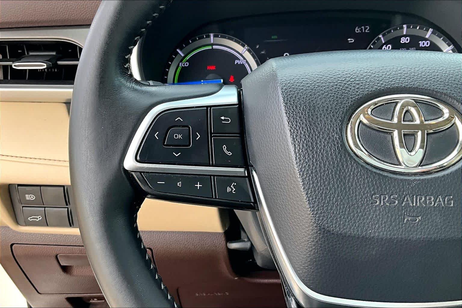 Used 2020 Blizzard Pearl Toyota Hybrid XLE image 24