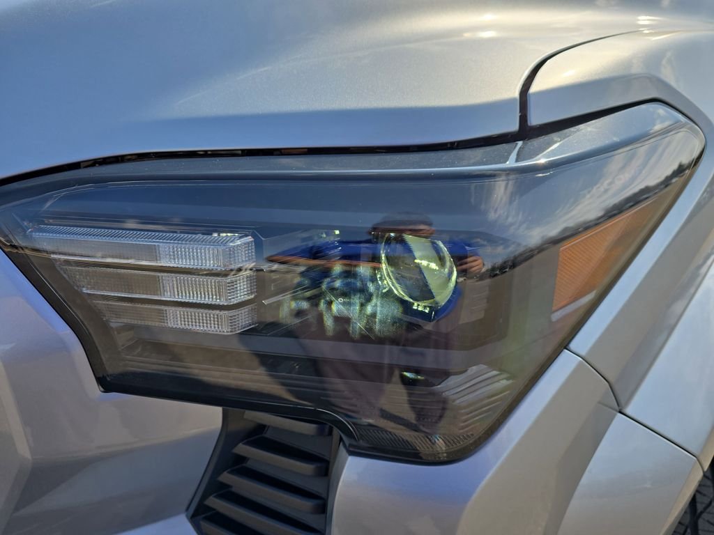 2025 Toyota Tacoma SR5 - Photo 31