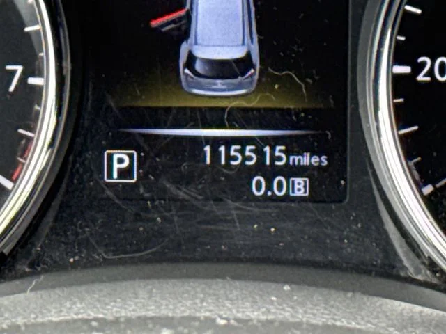 Used 2015 Red Nissan SL image 23