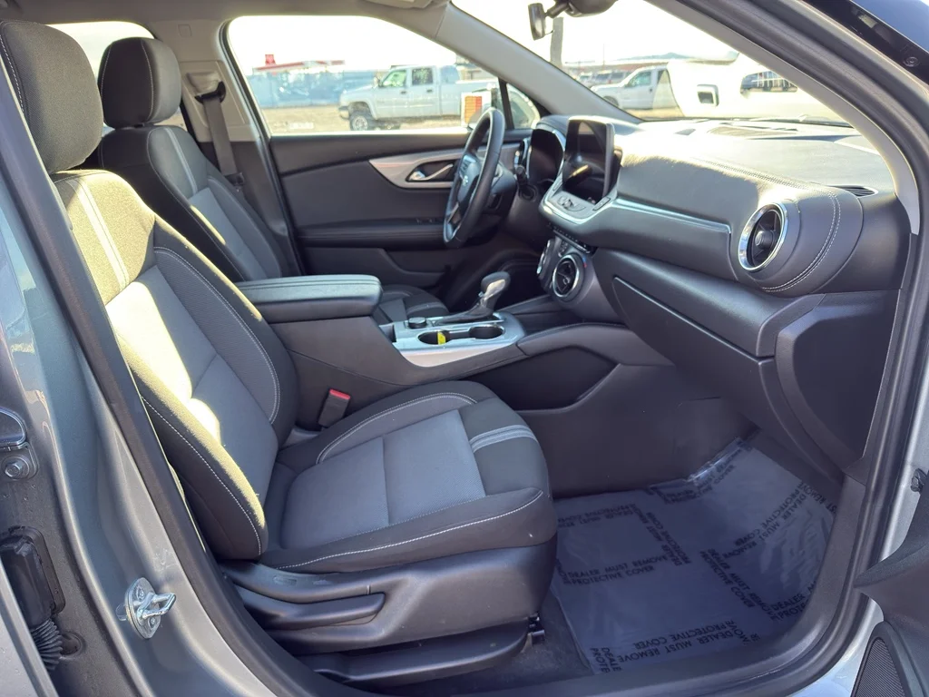 Used 2025 Sterling Gray Metallic Chevrolet 2LT image 19