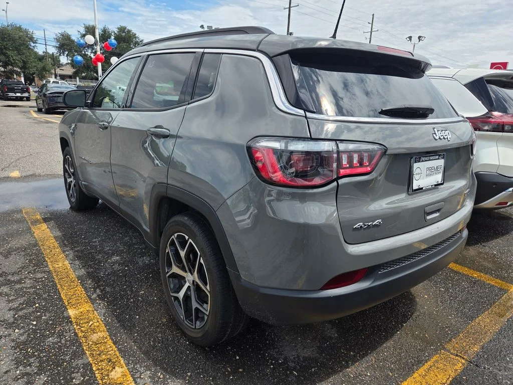 Used 2024 Gray Jeep Latitude image 3