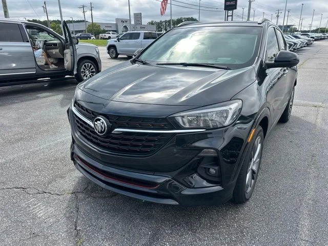 Used 2022 Black Buick Select image 4