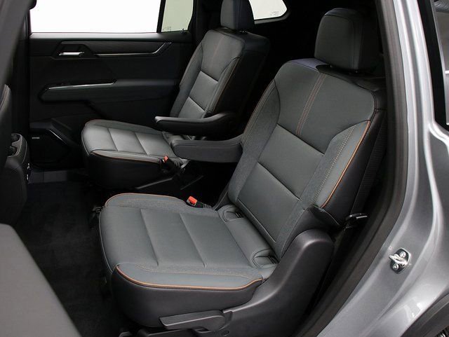 2026 GMC Acadia AT4 - Photo 11