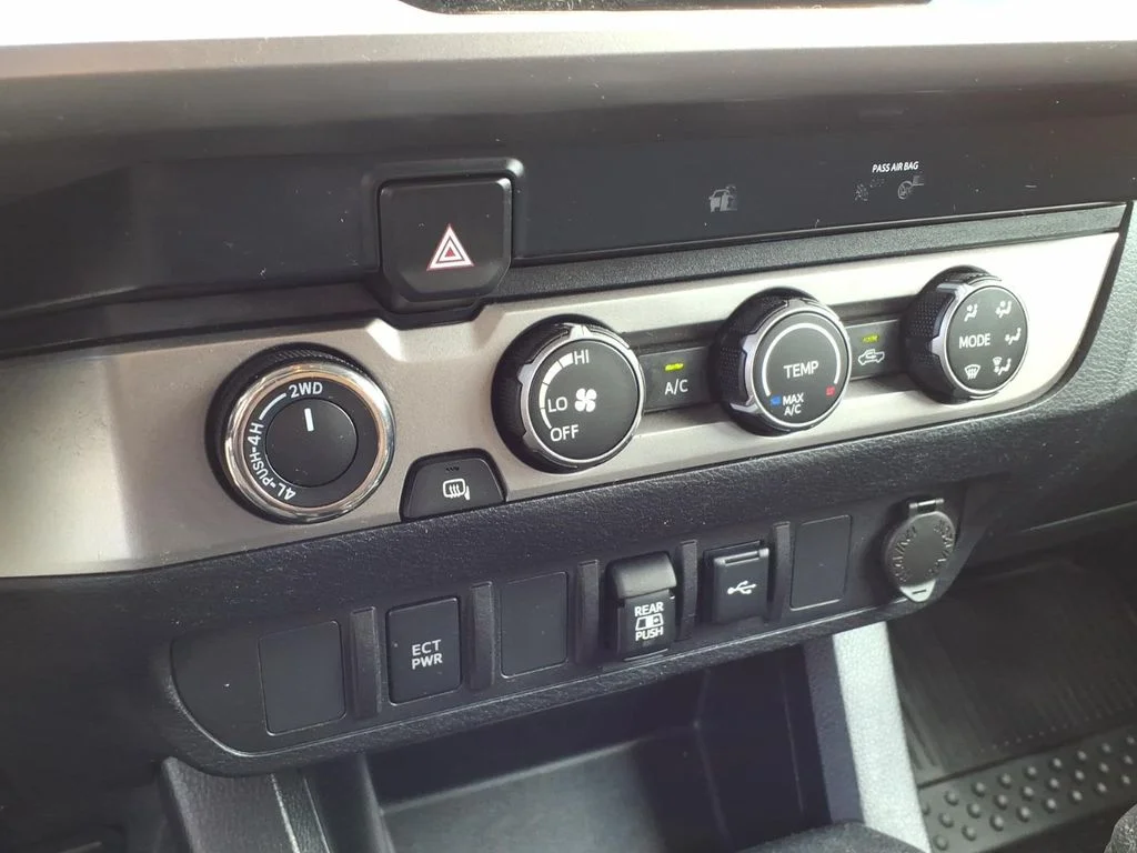 Used 2020 Beige Toyota SR5 image 14