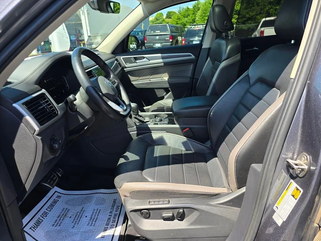Used 2022 Gray Volkswagen 3.6L V6 SEL Premium R-Line image 12