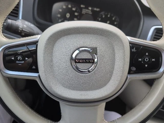 Used 2020 Black Volvo T6 Momentum image 23
