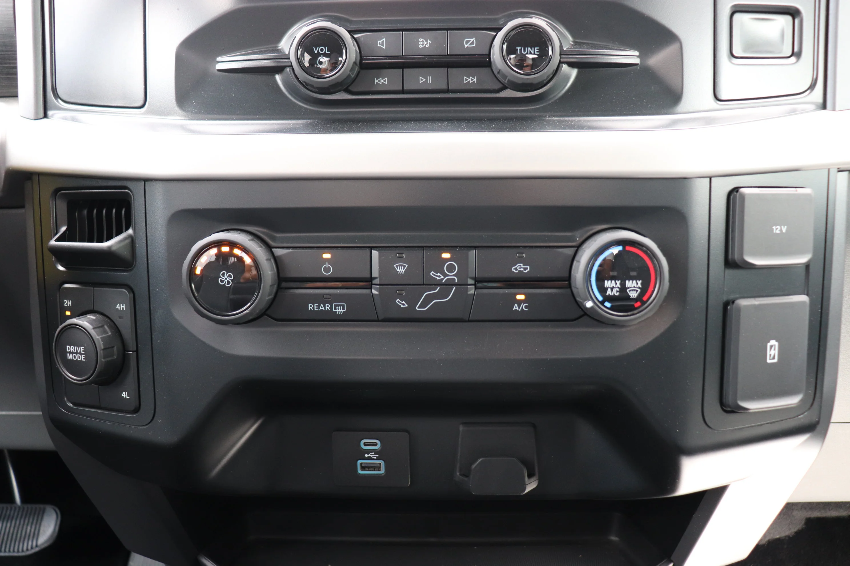 Certified Used 2022 Black Ford XLT image 17