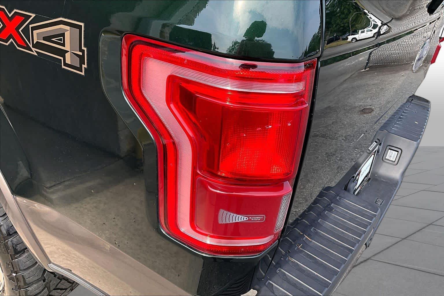 Used 2016 Green Gem Metallic/Caribou Metallic Ford King Ranch image 28