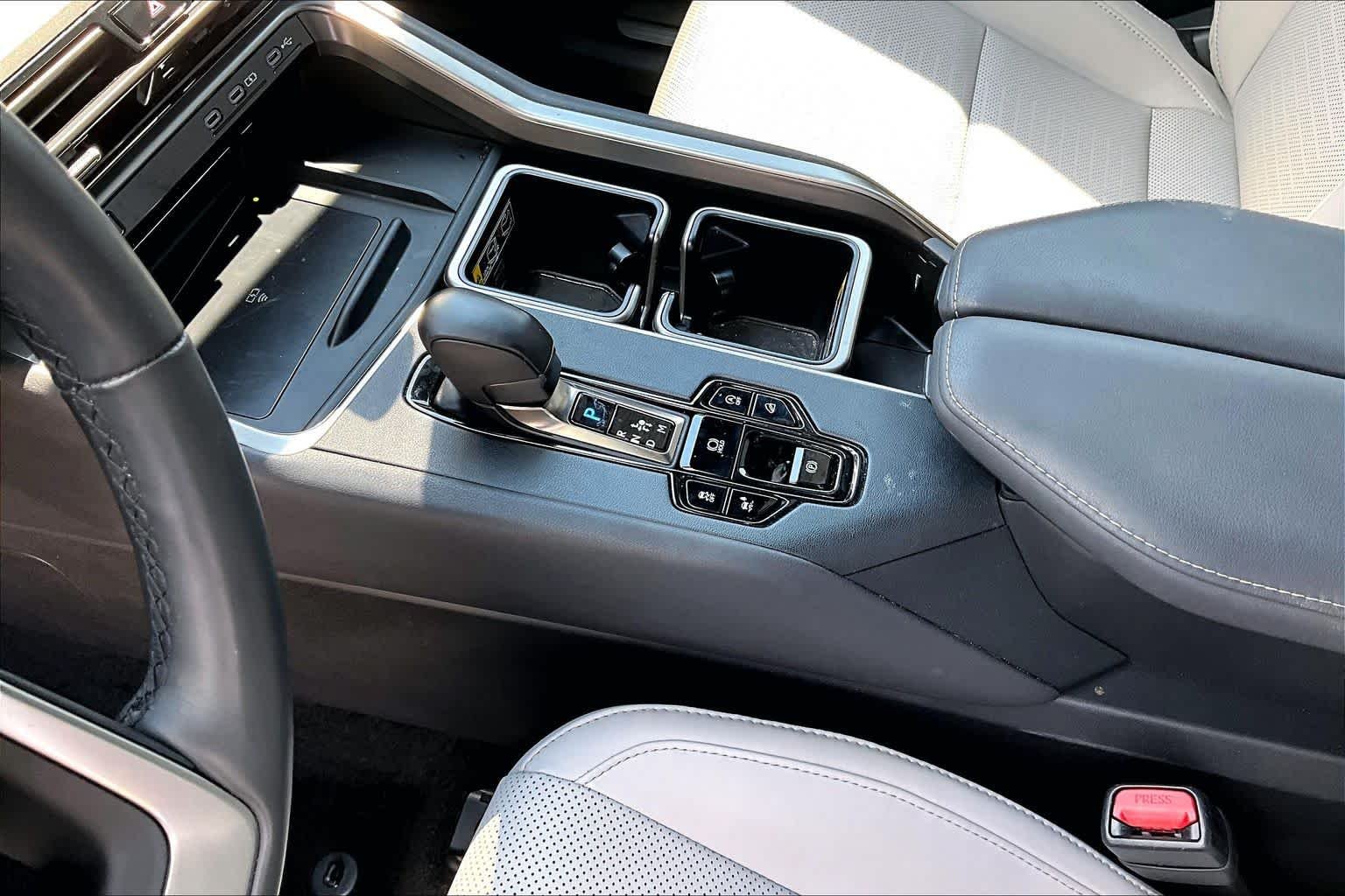 Certified Used 2025 CAVIAR Lexus Premium image 17