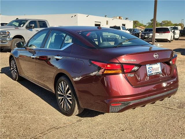 Used 2025 Red Nissan SV image 3