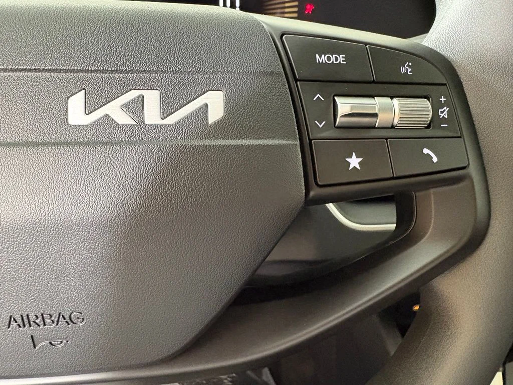 New 2026 Snow White Pearl Kia LXS image 24