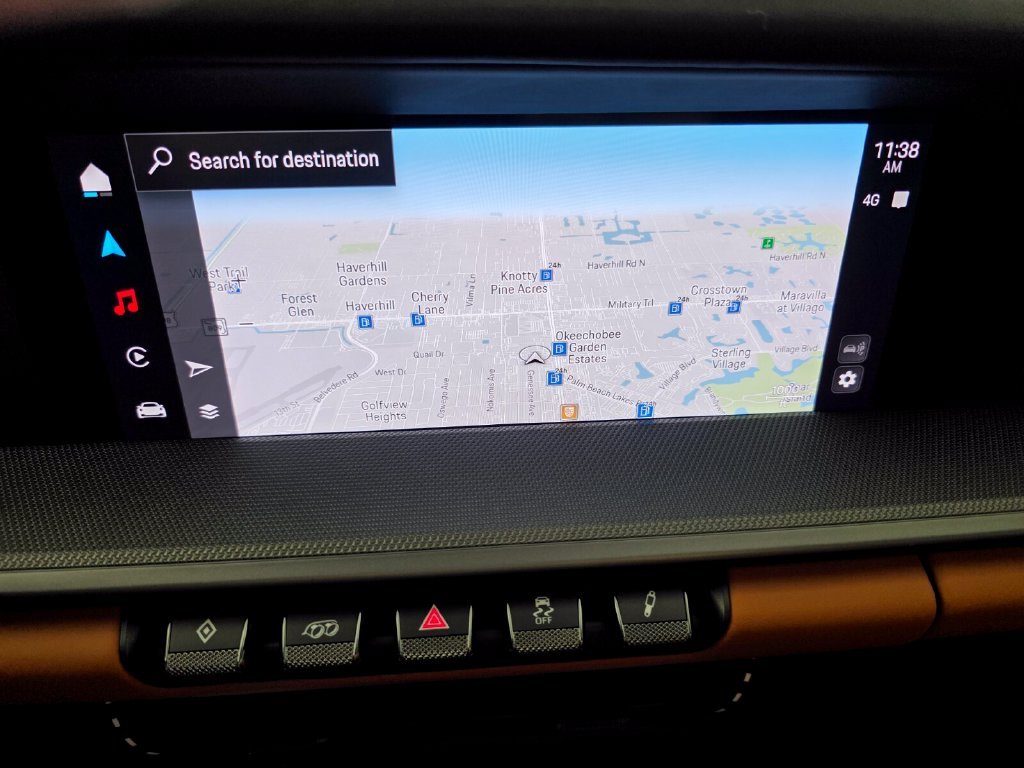 Used 2025  Porsche  image 21