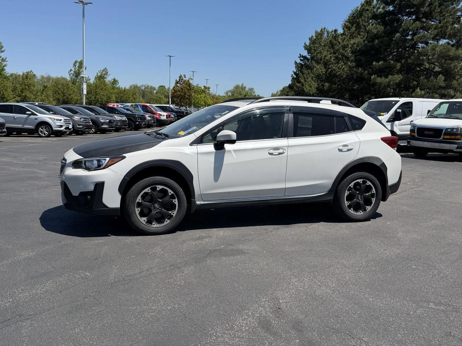 Used 2021 Crystal White Pearl Subaru Premium image 4