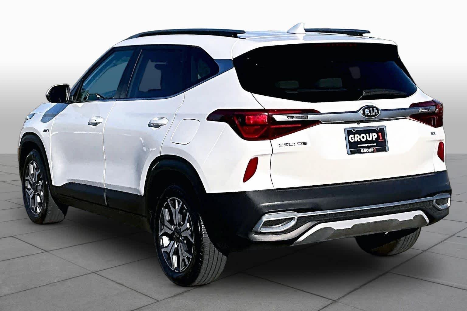 Used 2021 Snow White Pearl Kia EX image 11