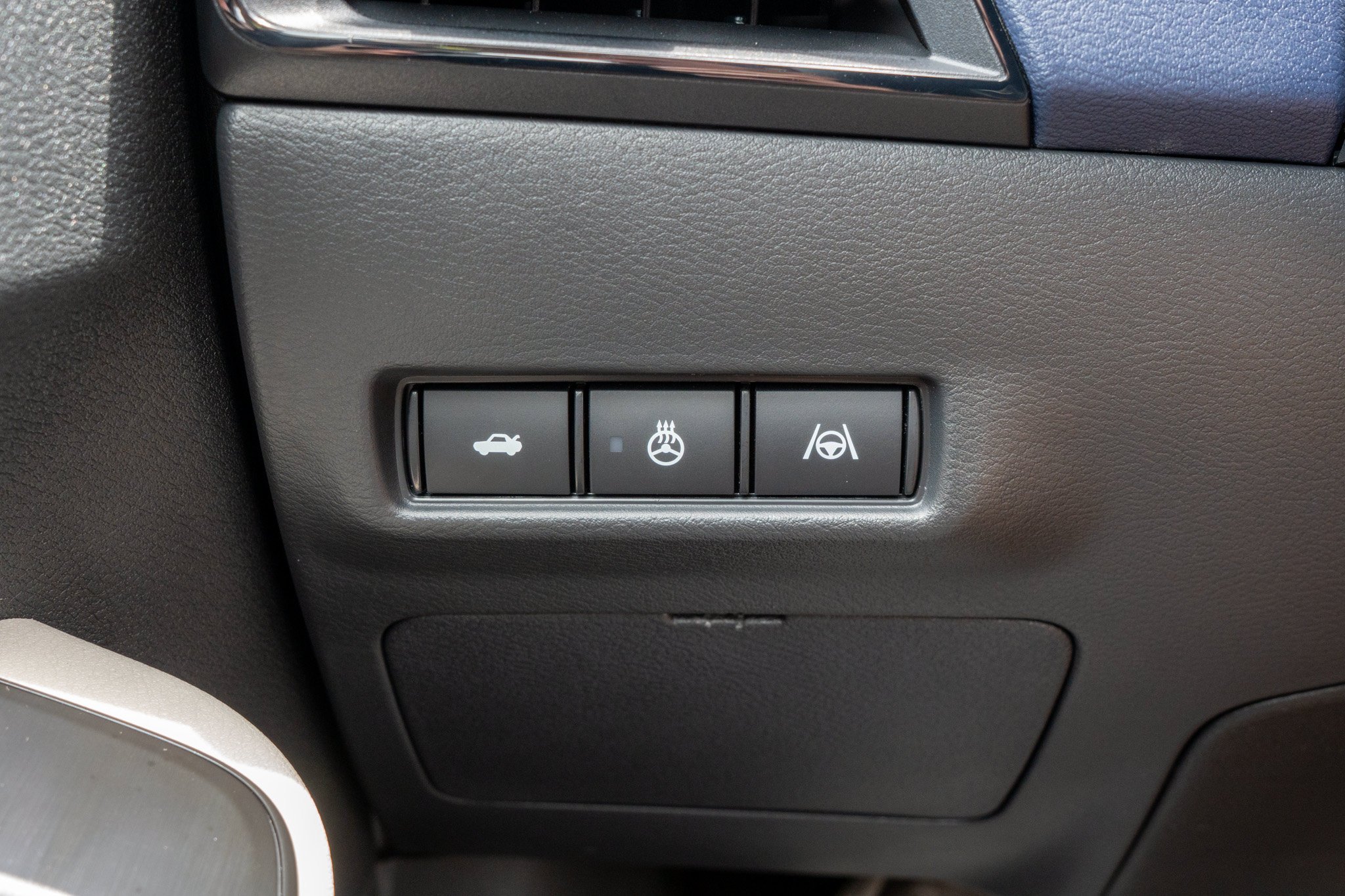 Used 2026 Aspen White Tricoat Nissan SL image 27