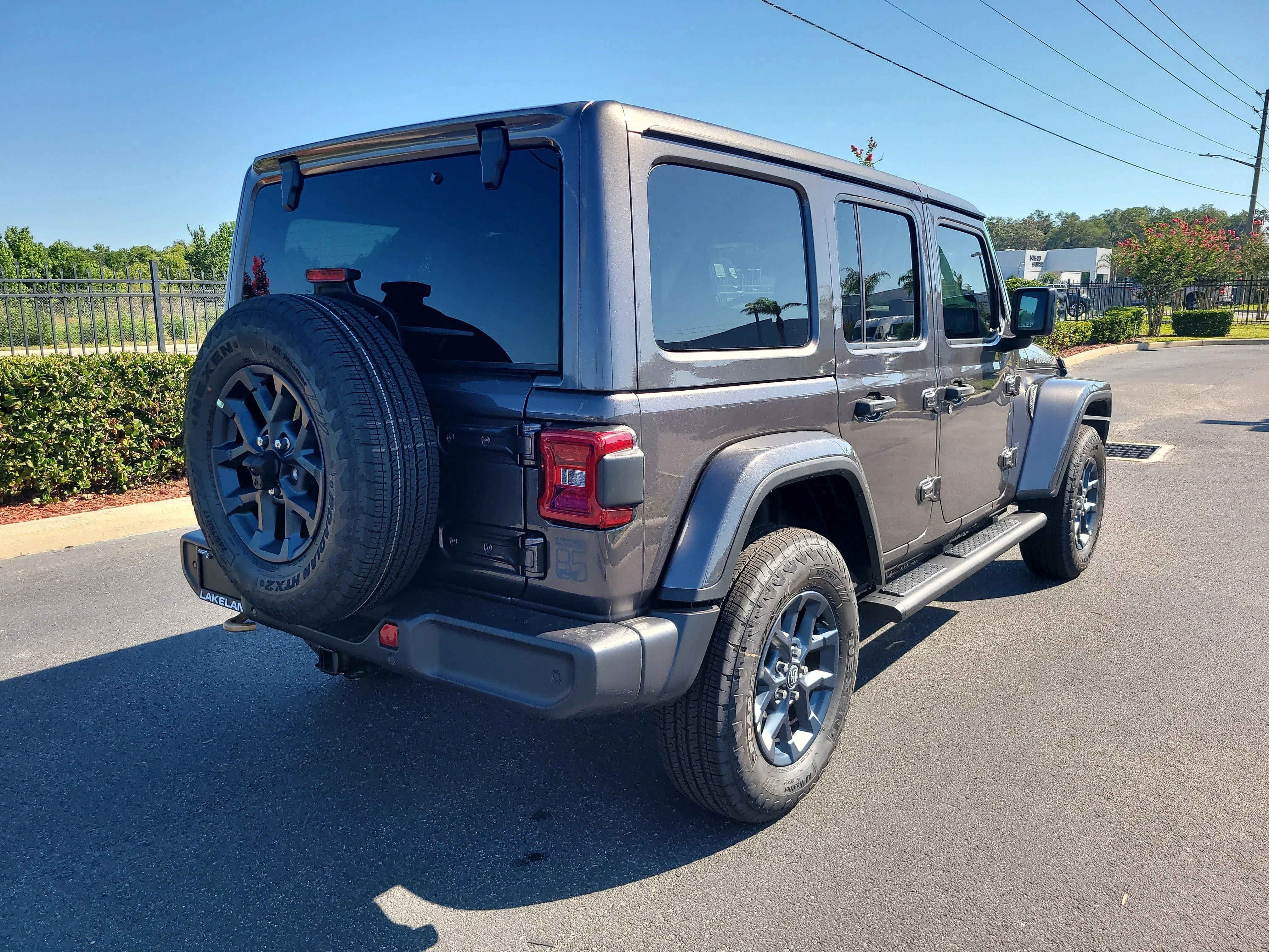 New 2026 Granite Crystal Metallic Clearcoat Jeep 85th Anniversary image 7