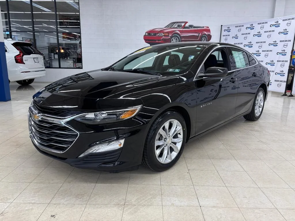 Used 2023 Mosaic Black Metallic Chevrolet LT image 3